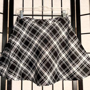 Tripp NYC 90's y2k mini Skater Skirt Black Plaid High Waisted Size women's XS